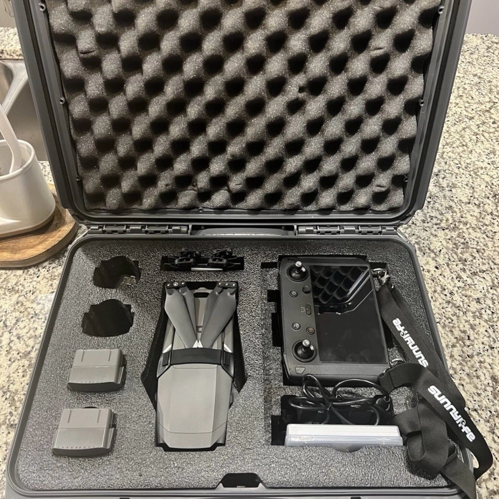 DJI Mavic 2 Pro UltraHD 4K camera drone with Smart Controller - Picture 6 of 7